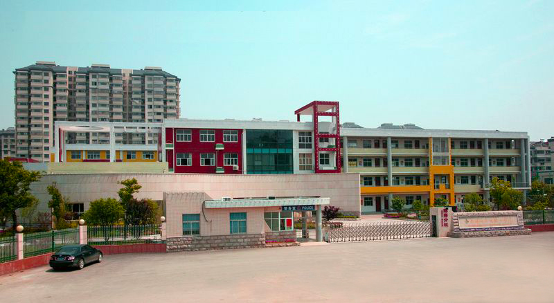 性能強有顏值，讓LED顯示屏的美綻放校園