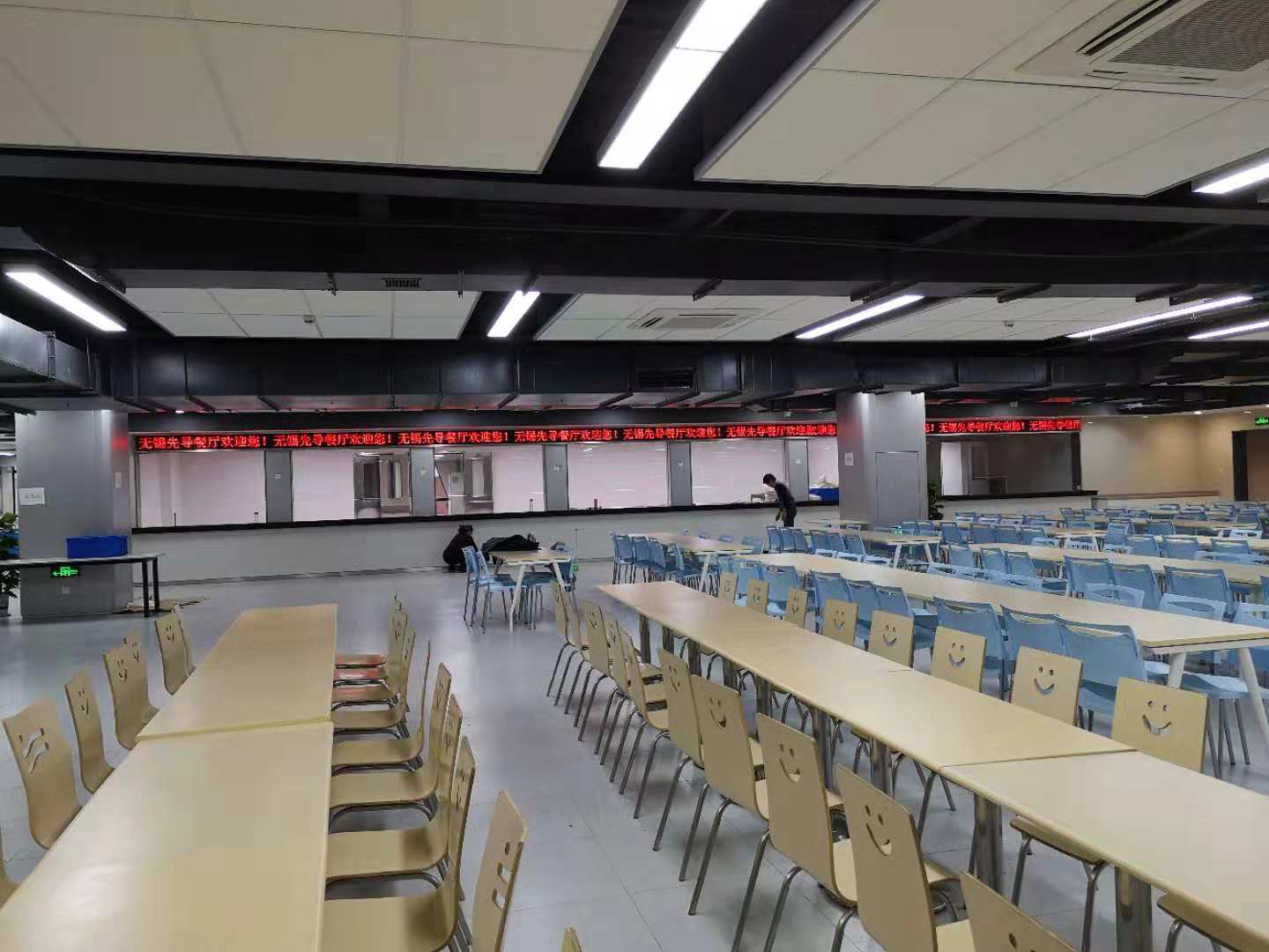 無(wú)錫先導室內LED顯示屏順利交付使用！